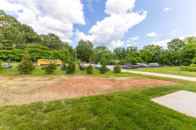 Photo - 592 River Watch Way