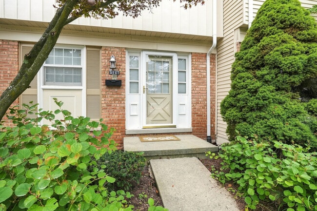 Photo - 5141 Buckingham Pl Dr