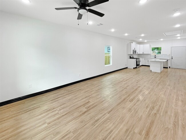 Building Photo - 7949 Earhart St