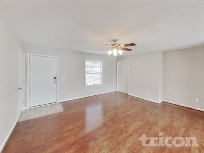 Photo - 1621 Robert Rd