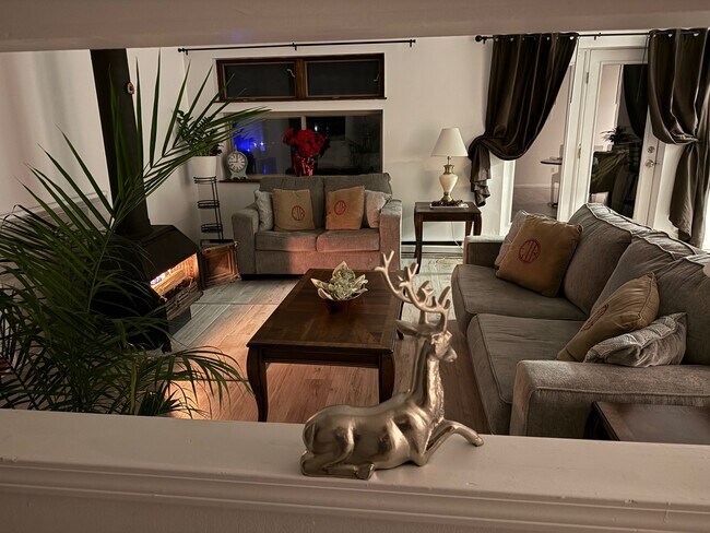 Photo - 1053 Danby Rd