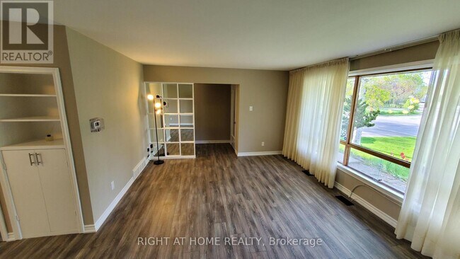 Photo - 169 Yorkview Dr