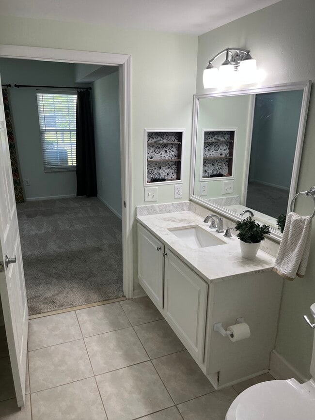 Building Photo - 4000 Grande Vista Blvd Unit 102 Rental