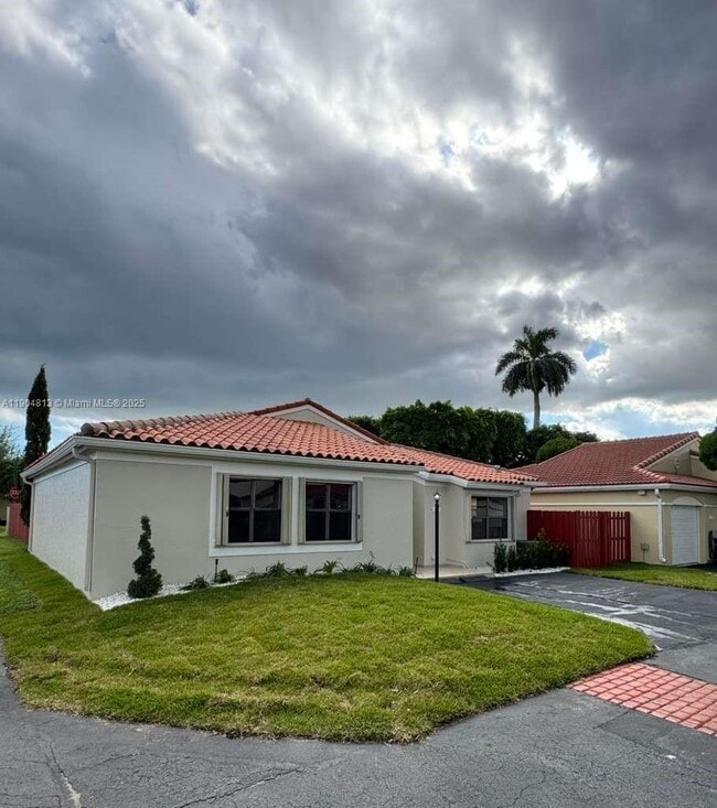 Photo - 440 SW 88th Ct