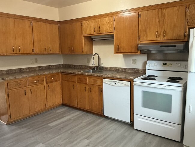 11310-11312 W. North Ave. - 11310-11312 W. North Ave. Apartment Unit 11312 (Upper)