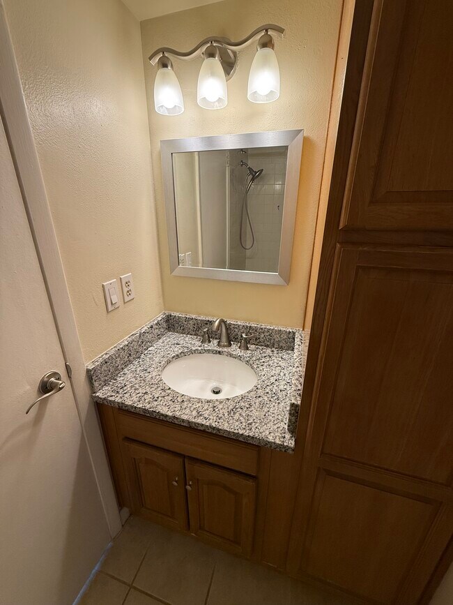 Photo - 3802 N Oak Dr Unit W11