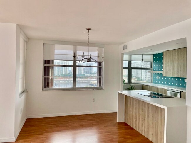 Photo - 18041 Biscayne Blvd Unidad 1704