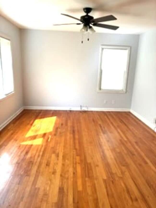 Photo - 275 Nightingale Dr