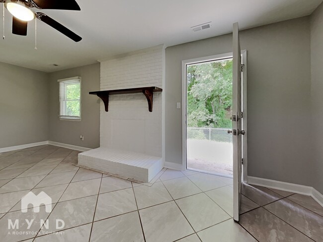 Photo - 526 Stratford Rd