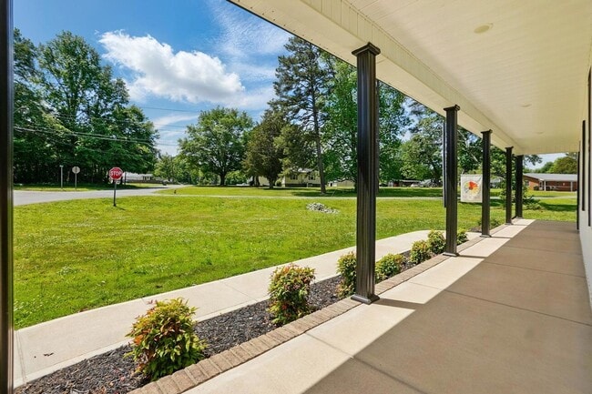 Photo - Mount Holly 3 Bedroom Ranch w/ Fenced in Back Yard