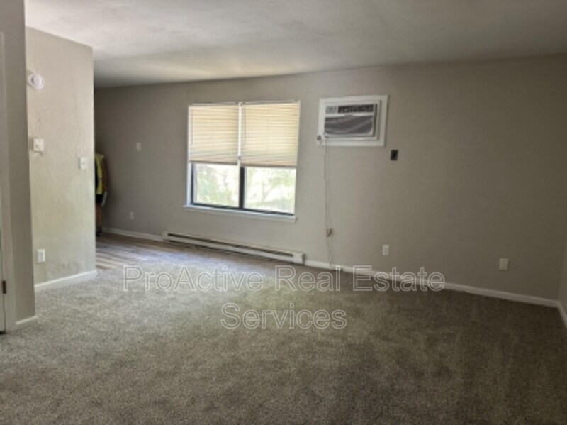 Photo - 1436 Picadilly St