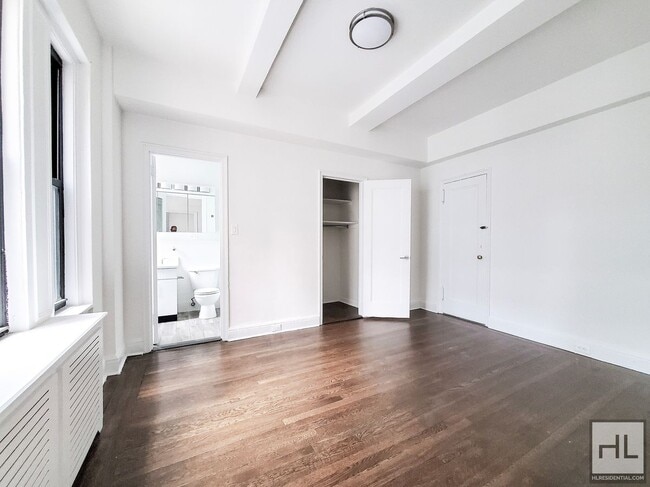 Photo - EAST 46 STREET Unit 7B