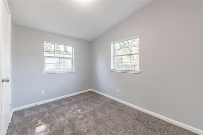 Photo - 1002 S 2nd St