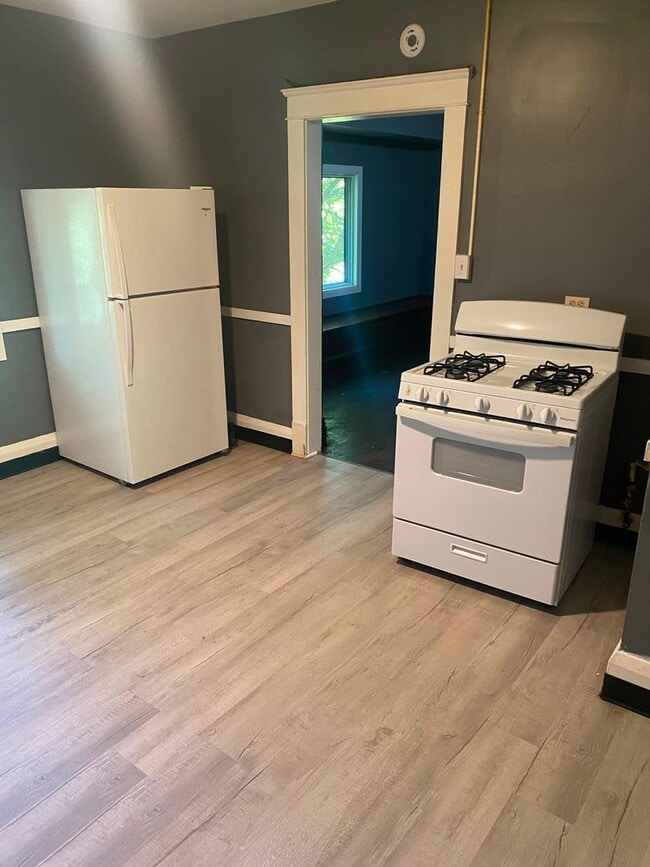 Photo - 3155-3155 W 48th St Unidad Back Upper