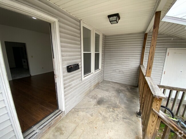 Building Photo - 453 S Main St Rental