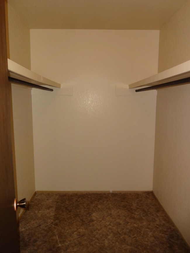 Closet - Villa West Apartments