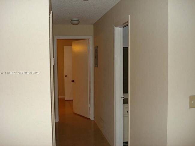 Photo - 3350 Pinewalk Dr N Unidad 1412