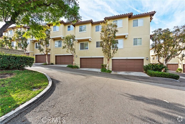 Building Photo - 158 N Brea Blvd Rental