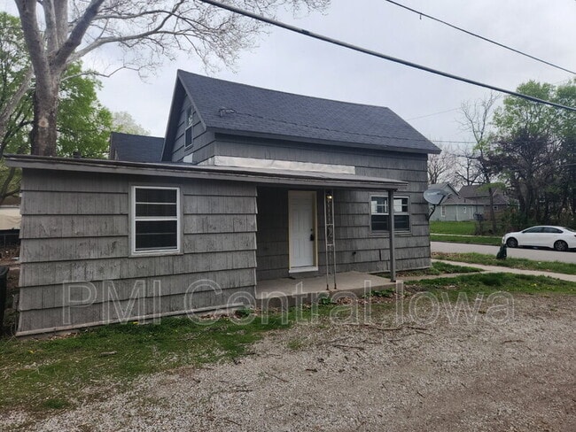 Photo - 290 E 17th St
