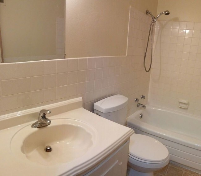 Photo - Manor Heights Apartments