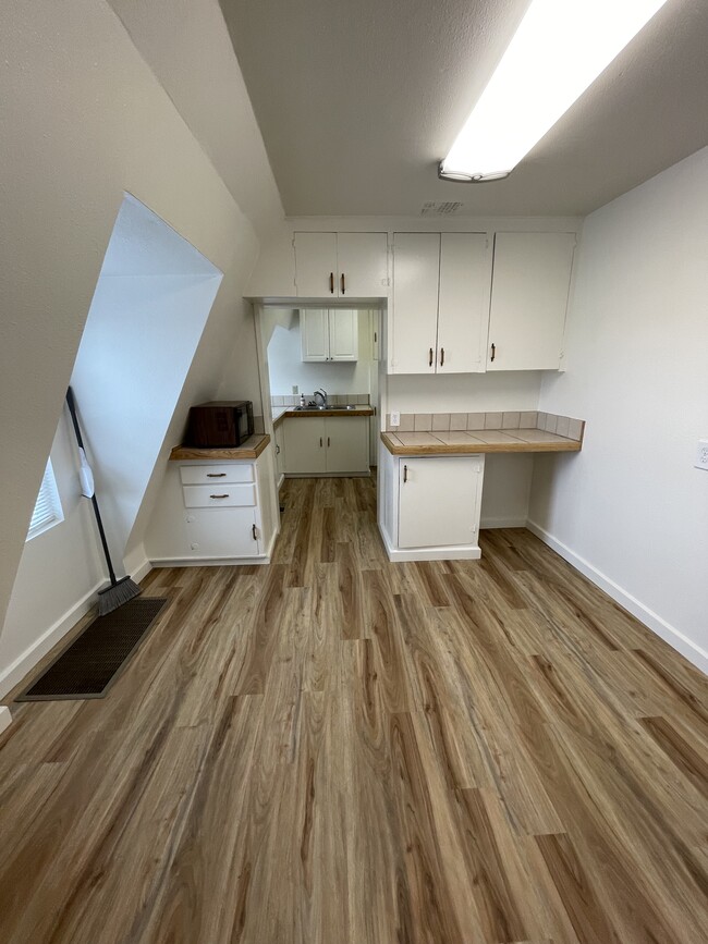 Photo - 141 7th Ave N