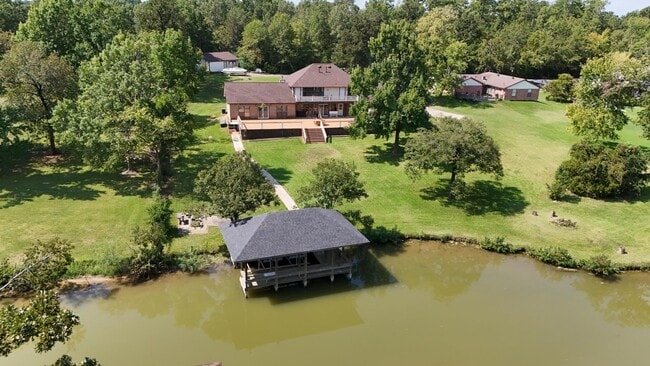 Photo - 231 Schmidt Ln