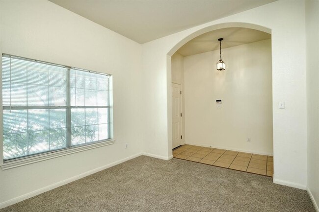 Photo - 1020 Downridge Dr