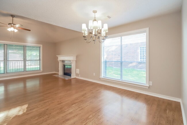 Photo - 19019 Oakway Dr