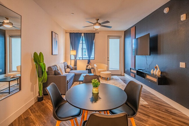 Building Photo - 15501 N Dial Blvd Unit ID1273594P Rental