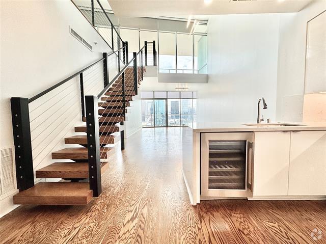 Building Photo - 2500 N Houston St Unit 2806 Rental