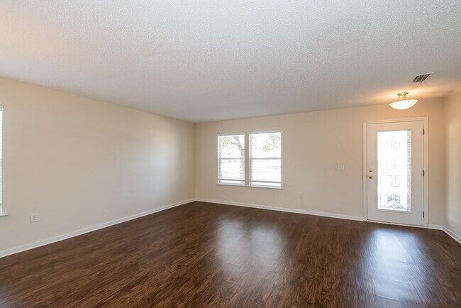 Photo - 11558 Brian Lakes Dr N