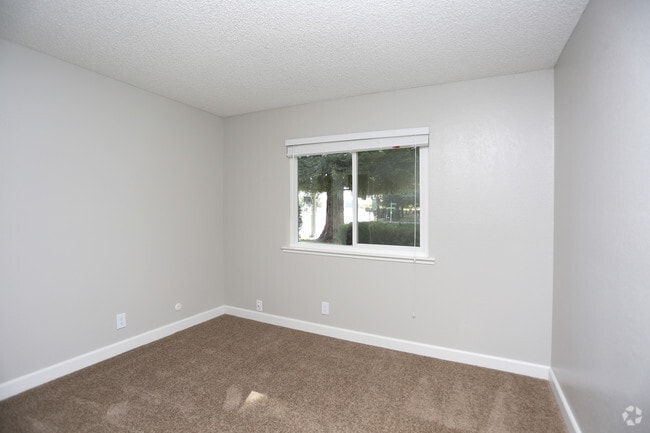 River Belle Park Apartments