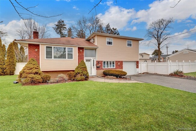 Photo - 64 Eileen Ave