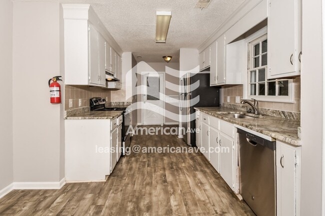 Photo - 241 Holmsbury Rd