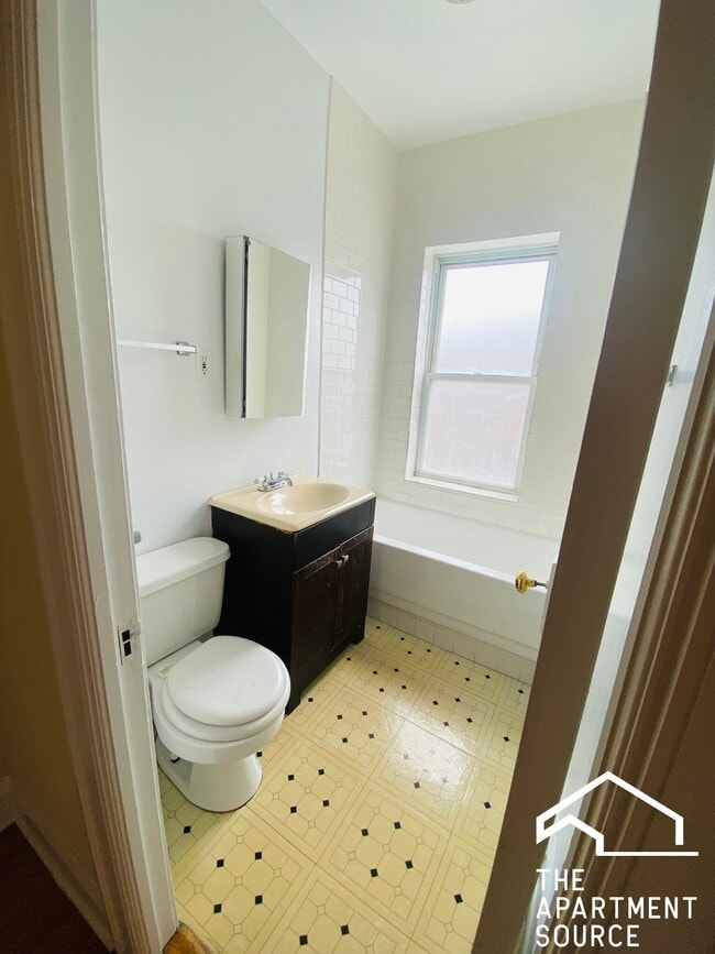 Photo - 1550 W 95th St Unit 303
