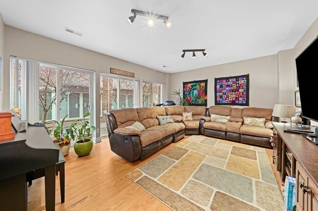 Photo - 3864 Wehrman Ave