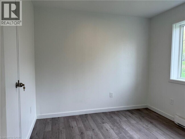 Photo - 127 HighRiver Trl