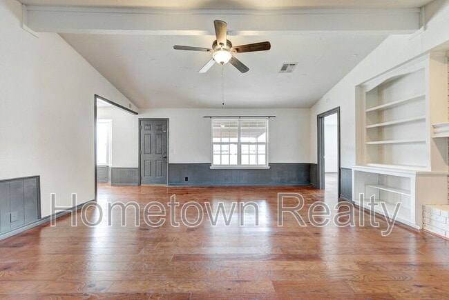 Photo - 1300 Kelly Park Rd