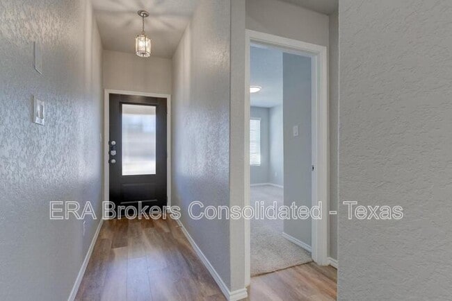 Photo - 6039 Akin Quay