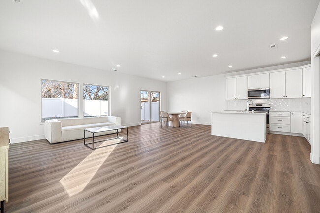 Photo - 1030 S Underwood Pl