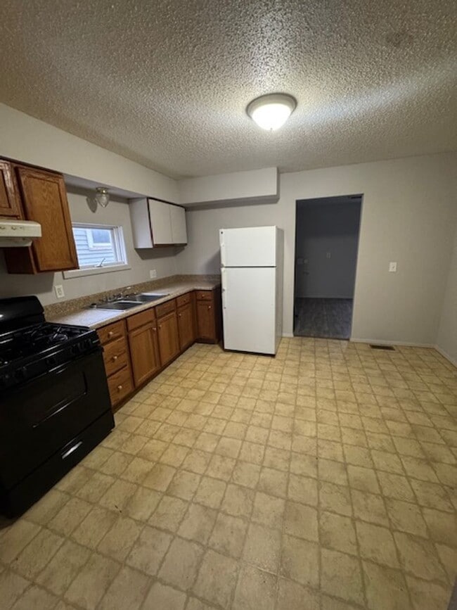 Photo - 513 E Suttenfield St