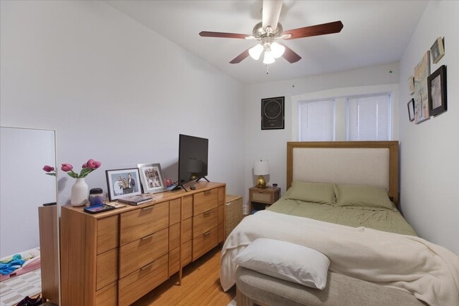 Photo - 1122 N Christiana Ave Unit 2S