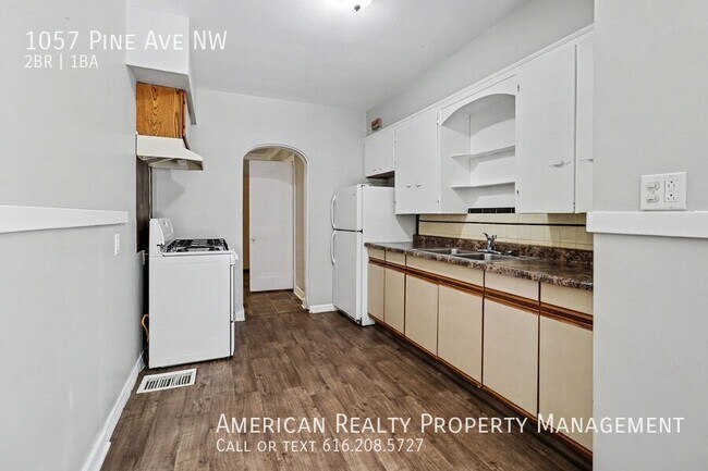 Photo - 1057 Pine Ave NW