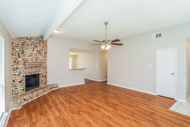 Photo - 10911 Kirkbud Ln