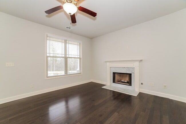 Photo - 89 Greatwood Ln
