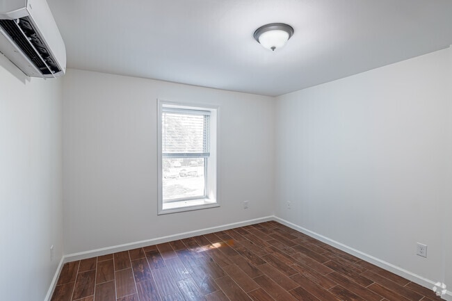 3BR, 1BA - Bedroom