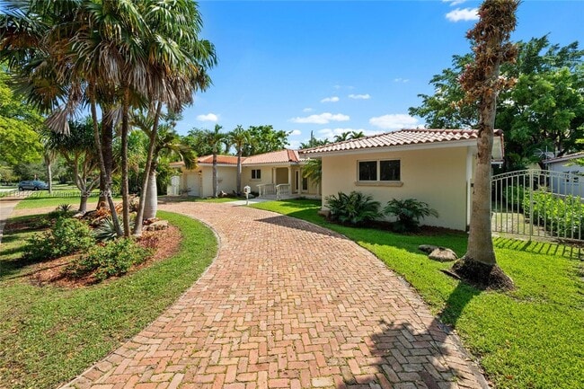 Building Photo - 5211 Granada Blvd Rental