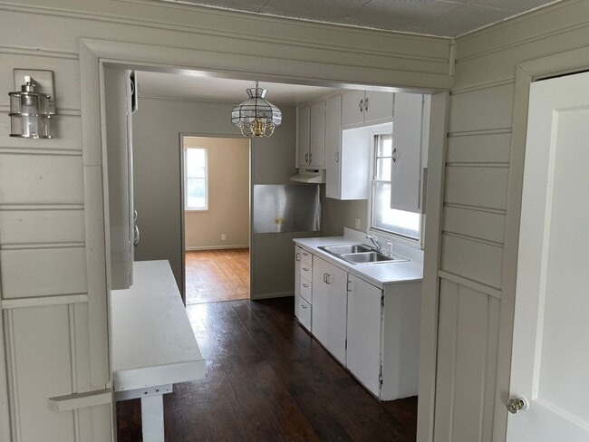 Photo - 2 Bedroom/1 Bathroom Home For Lease