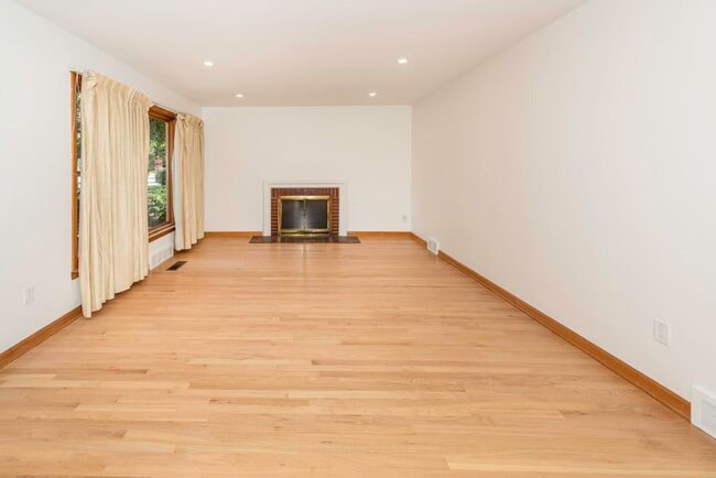 Photo - 1616 Morton Ave