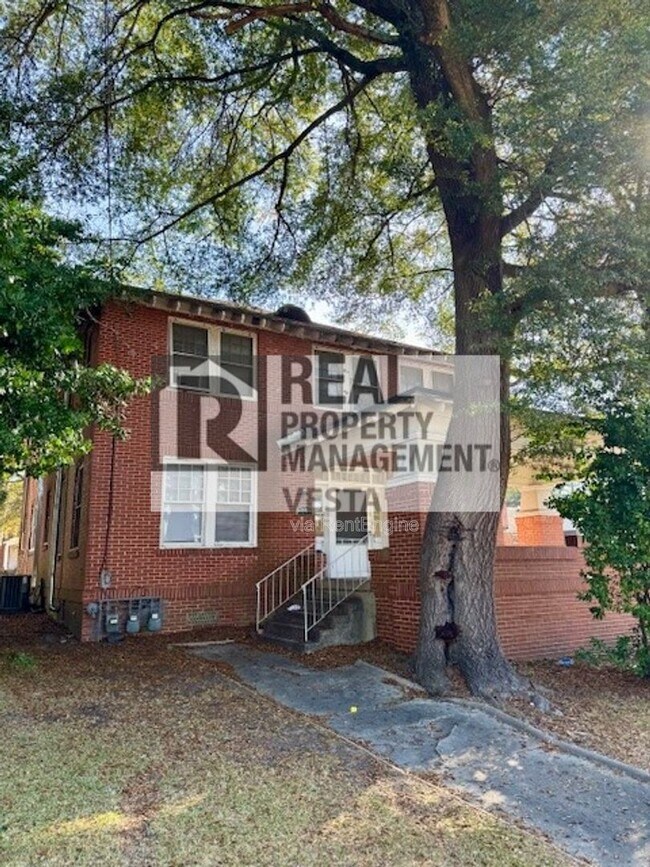 Photo - 1096 Hillyer Ave